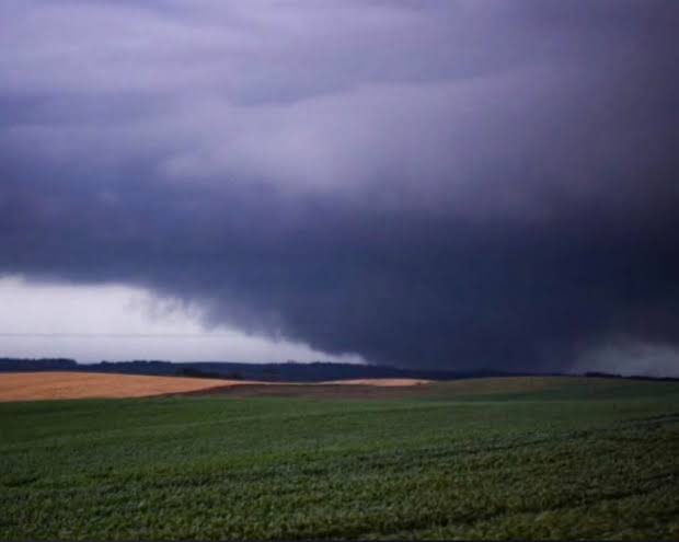 Tornado é confirmado no Oeste de Santa Catarina após tempestade severa em Campo Erê