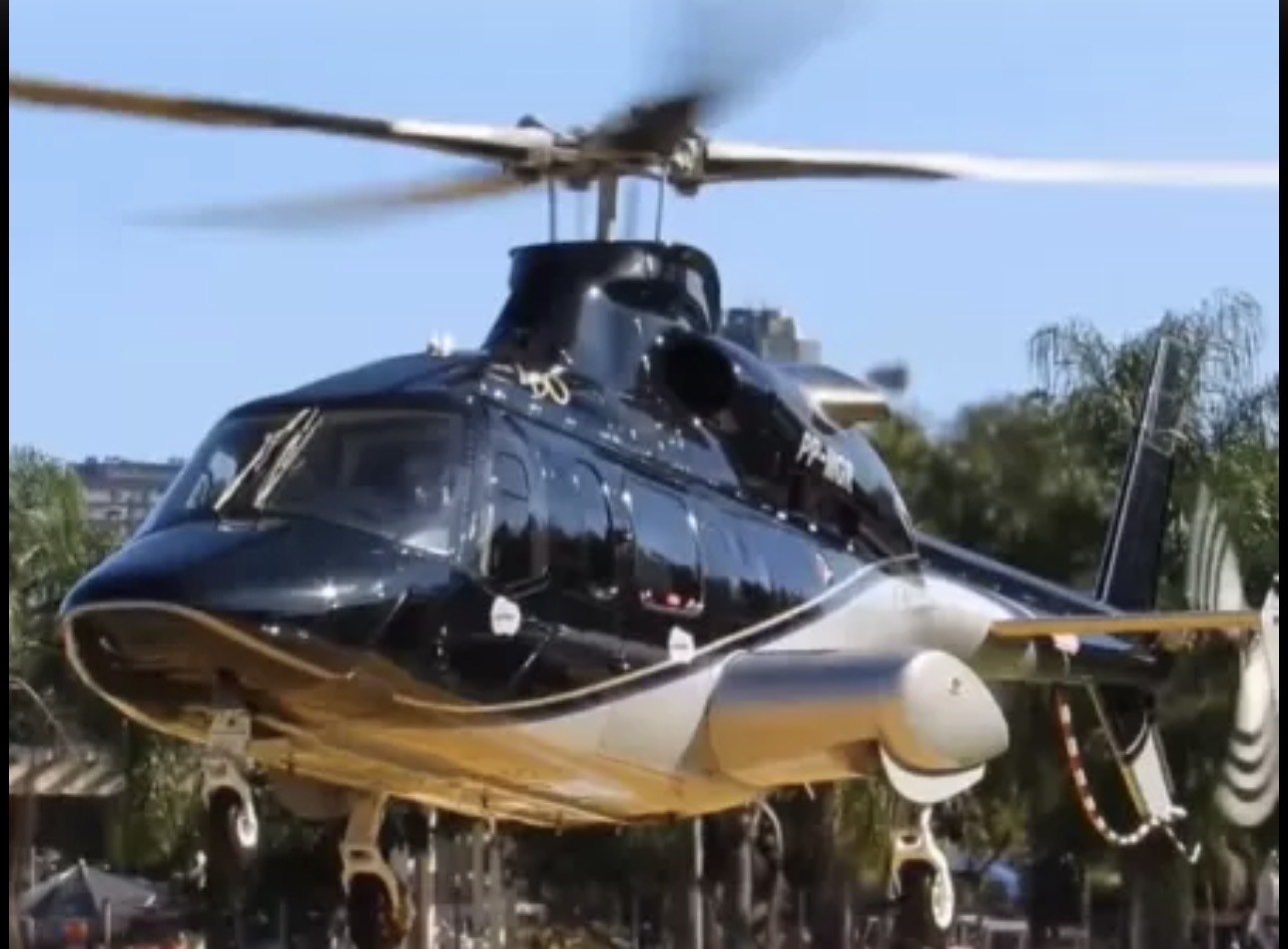 Helicóptero com o cantor Rick desaparece em Santa Catarina; buscas continuam pela manhã